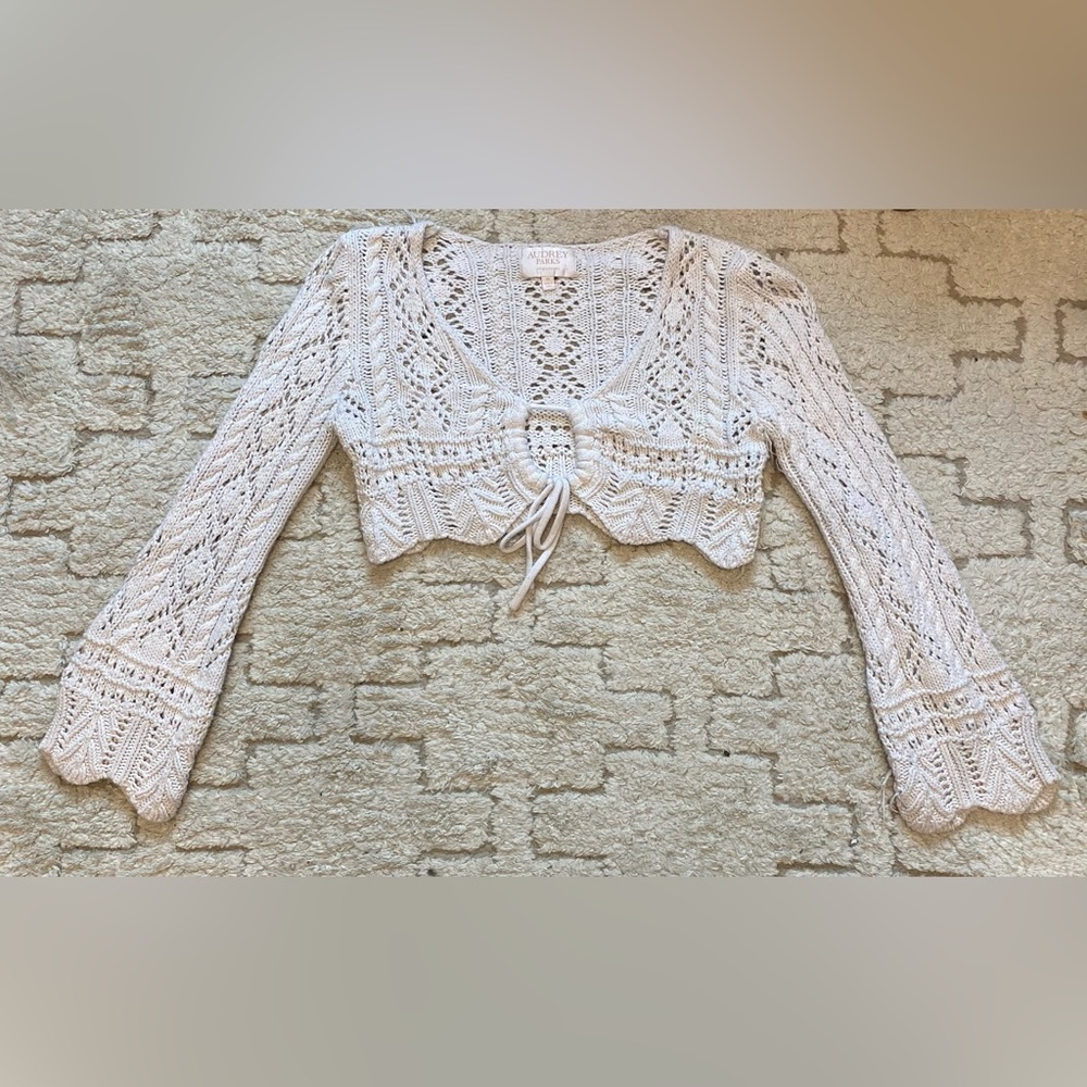 Francesca's Collections White Knitted Long Sleeve Crop Top